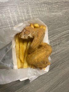 Kid's Wings (2 Pcs) & Fries