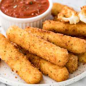 6 Piece Mozzarella Sticks