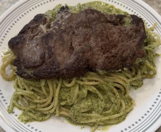 Small Tallarines Verdes Con Bisteck Small Tallarines Verdes Con Bisteck