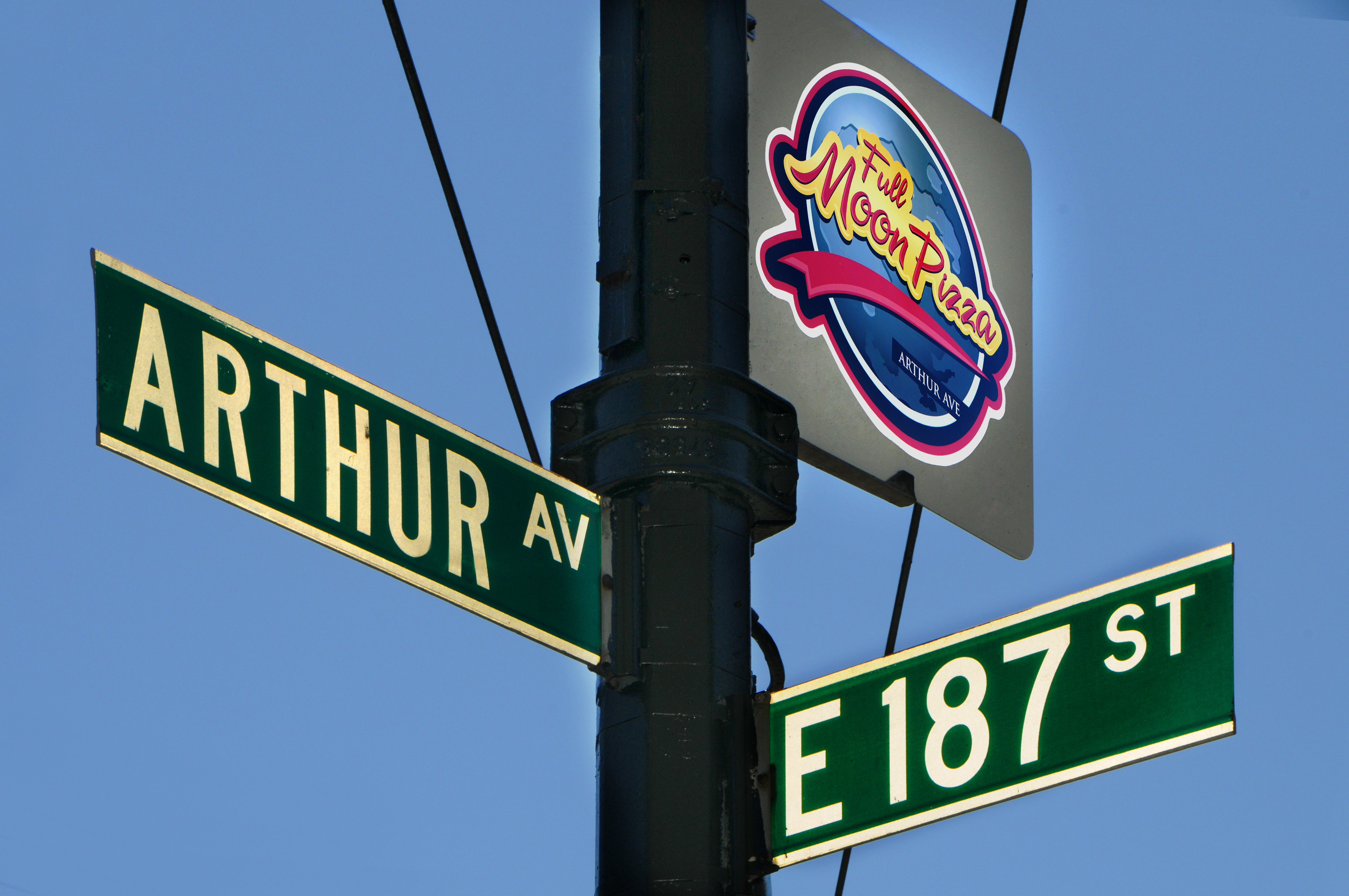 Full Moon Pizza in the Bronx's Little Italy